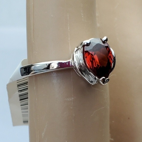 Silver tone red/ orange size 5 ring delicate teardrop shape stone - Picture 7 of 8